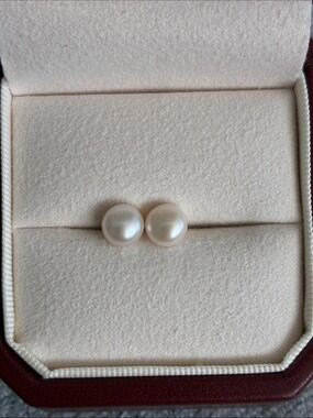 Classic 7-7.5mm White Pearl Stud Earrings - Timeless Elegance